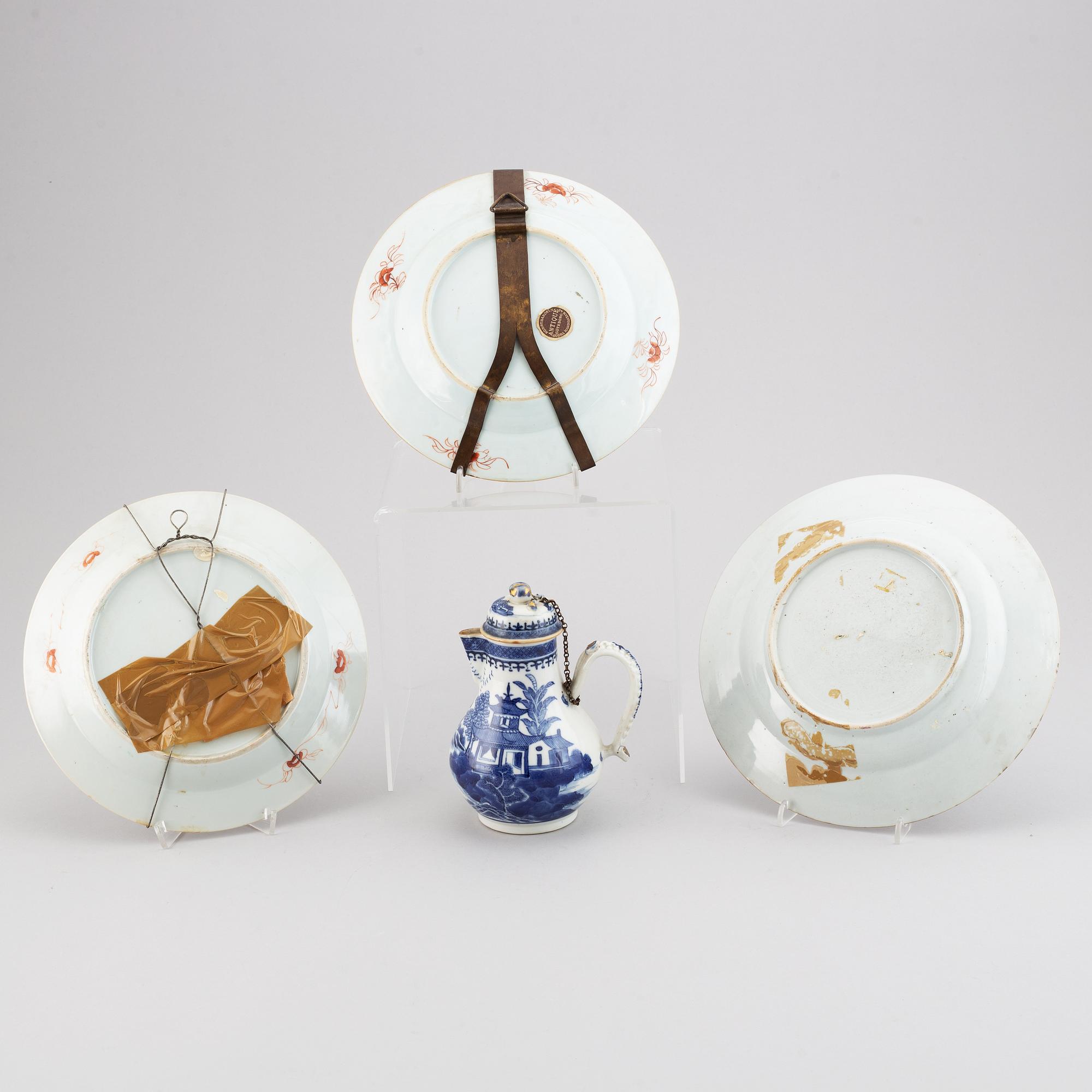 Three famille rose plates and one export porcelain pot with cover, Qing dynasty, Qianlong (1736-95).