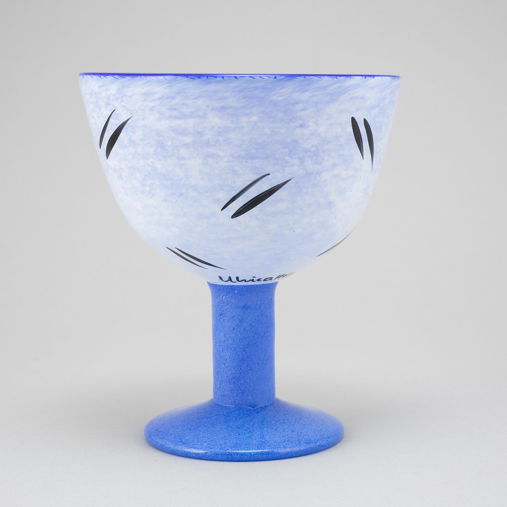 Ulrica Hydman-Vallien, vas, pokal, samt 6 glas, Kosta Boda, signerade.