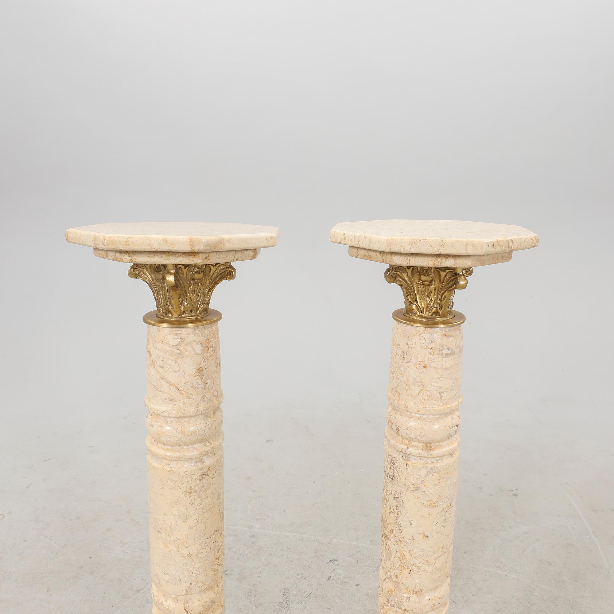 Piedestaler, ett par, modern tillverkning.