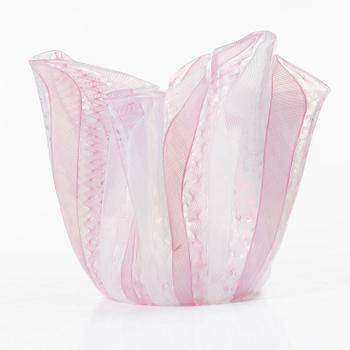 Paolo Venini & Fulvio Bianconi, a 'Fazzoletto' vase, Murano, Italien.