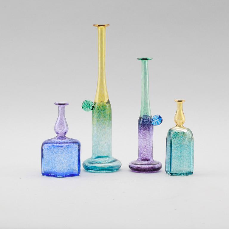 FLASKOR, 4 st, glas, Bertil Vallien, Kosta.