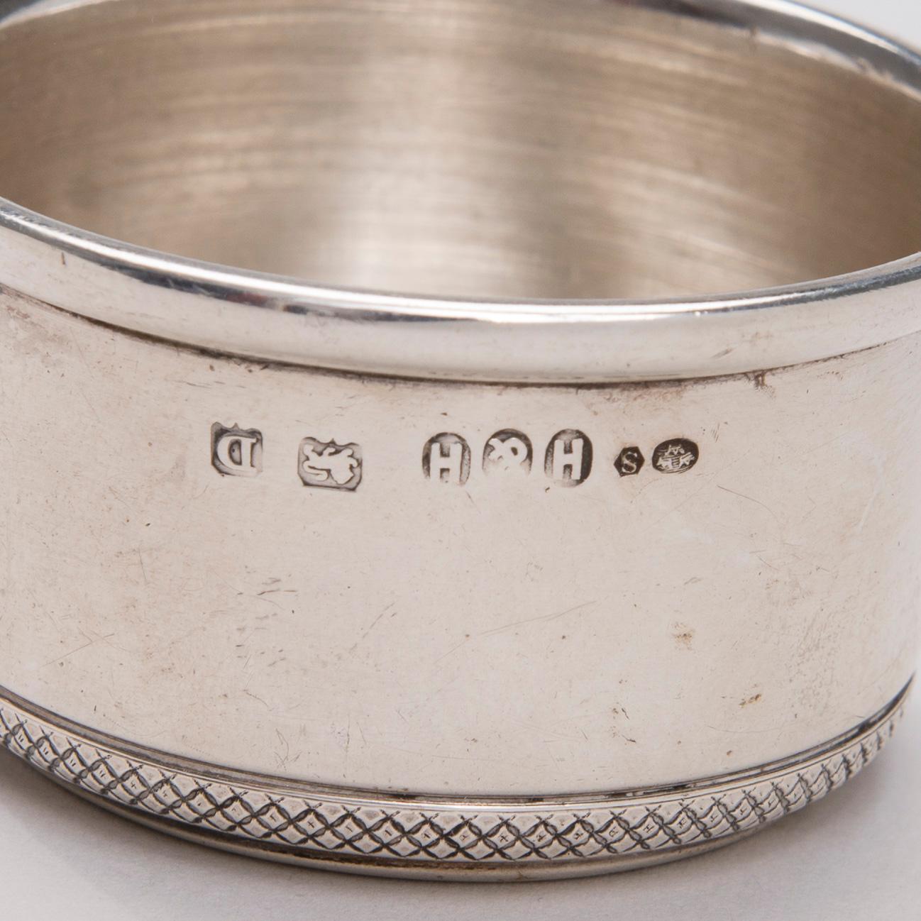 SHAKER, silver, Birmingham, England 1928. Vikt 312,6 g.