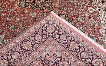 Matta, Ghom, äldre, 398 x 293 cm.