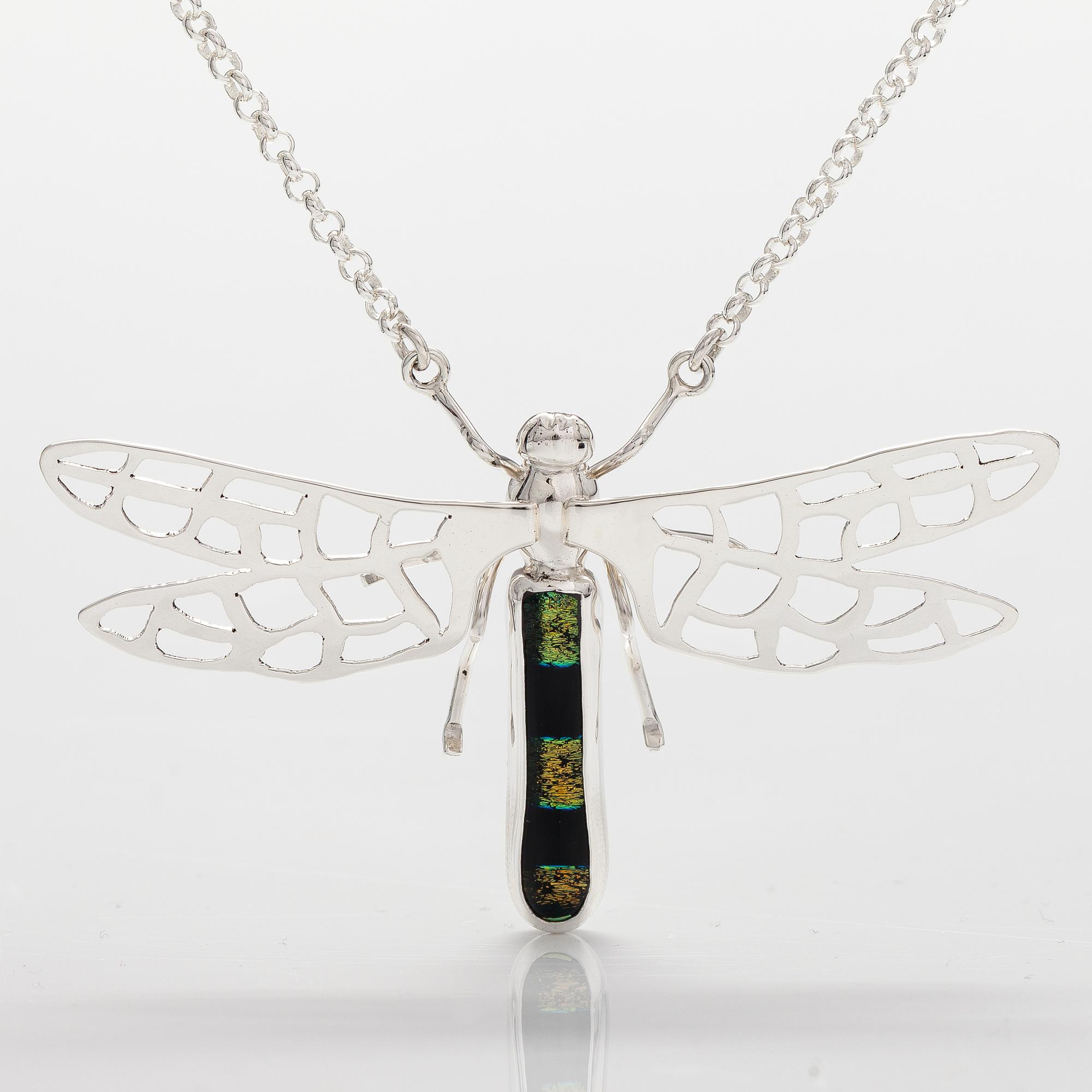 A sterling silver necklace "Mayfly" with dichroic glass. Ru Runeberg 2019.