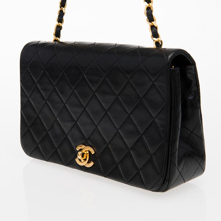 CHANEL, "Single Full Flap Bag", LAUKKU.