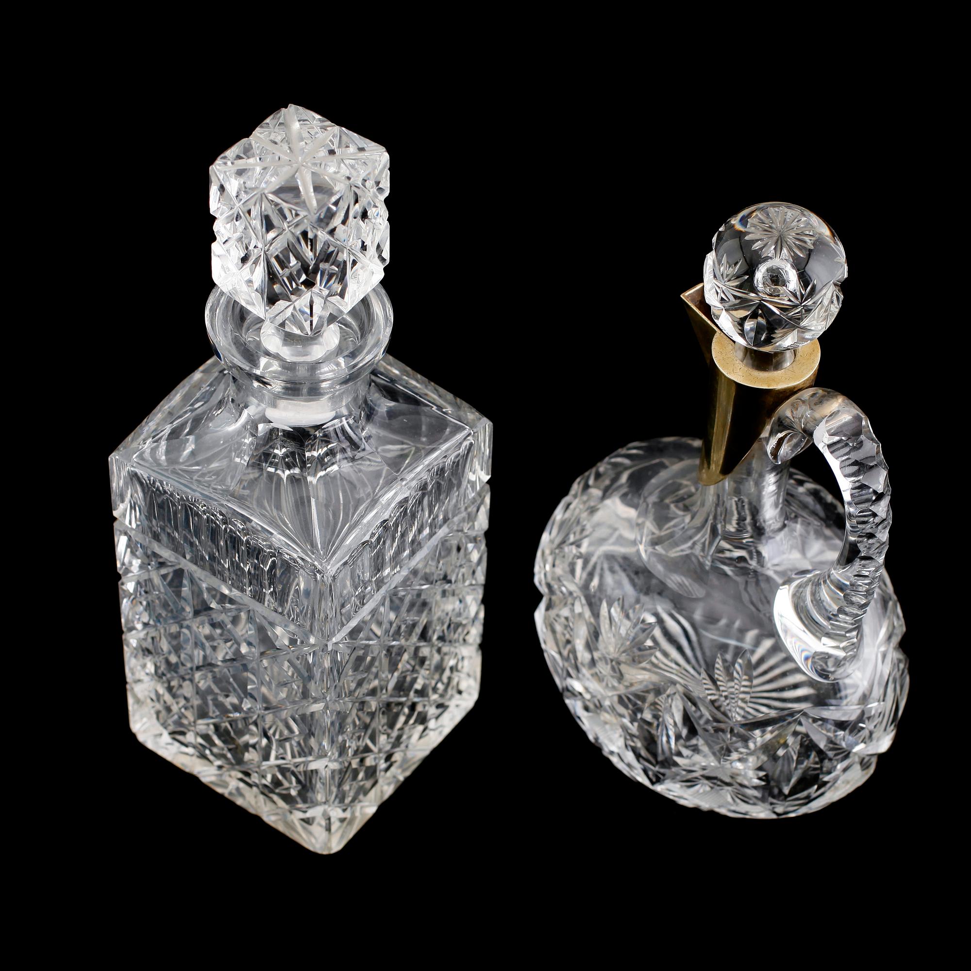 KARAFFER 2 st, glas/kristall, 1900-talets förstahälft.