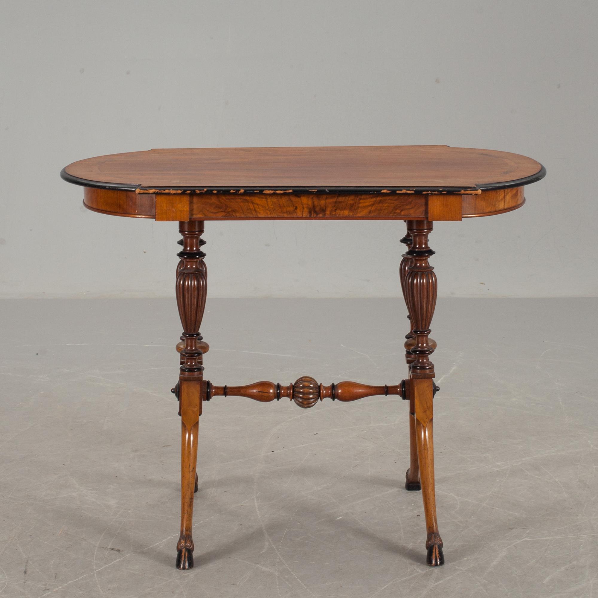 SALONGSBORD, nyrenässans, 1800-talets slut.