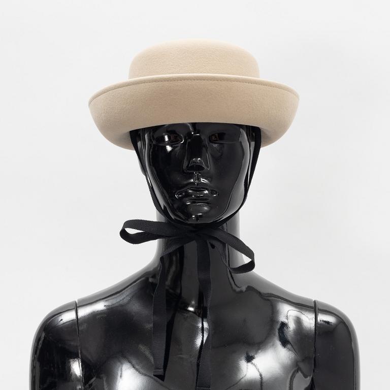Chanel, a rabit hair hat with ribbon, size S.
