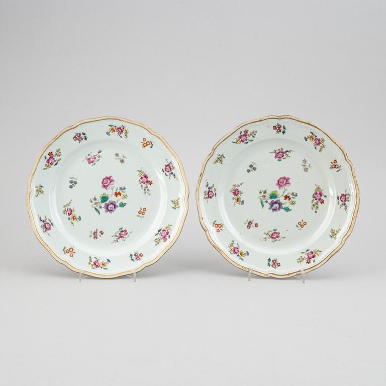 A pair of famille rose dishes, QIng dynasty, Qianlong (1736-95).