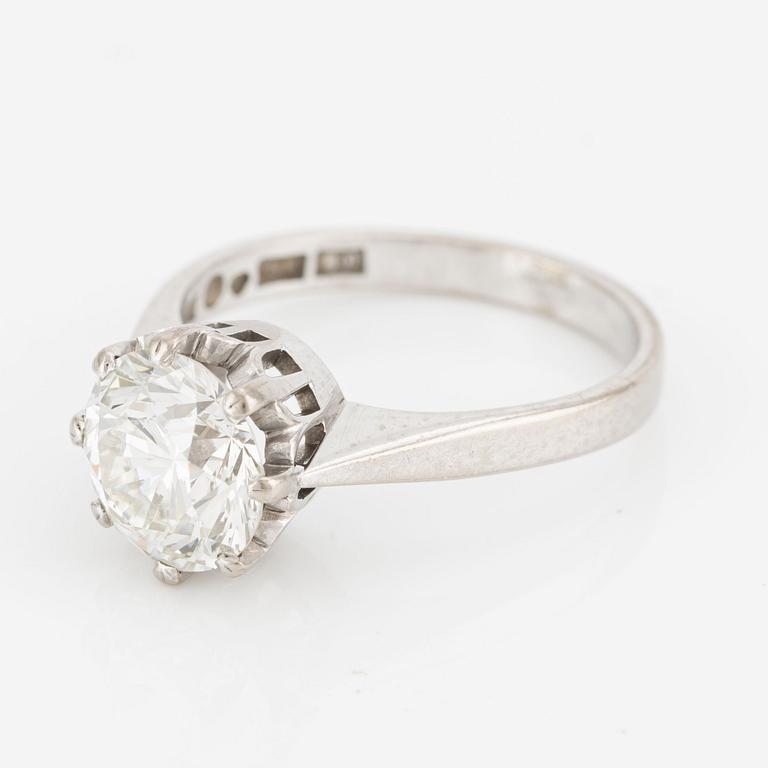 Ring, 18K white gold with a brilliant-cut diamond of 2.62 ct according to the engraving.