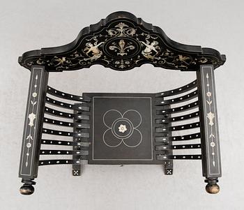 STOL, orientalisk, 1900-talets första hälft.