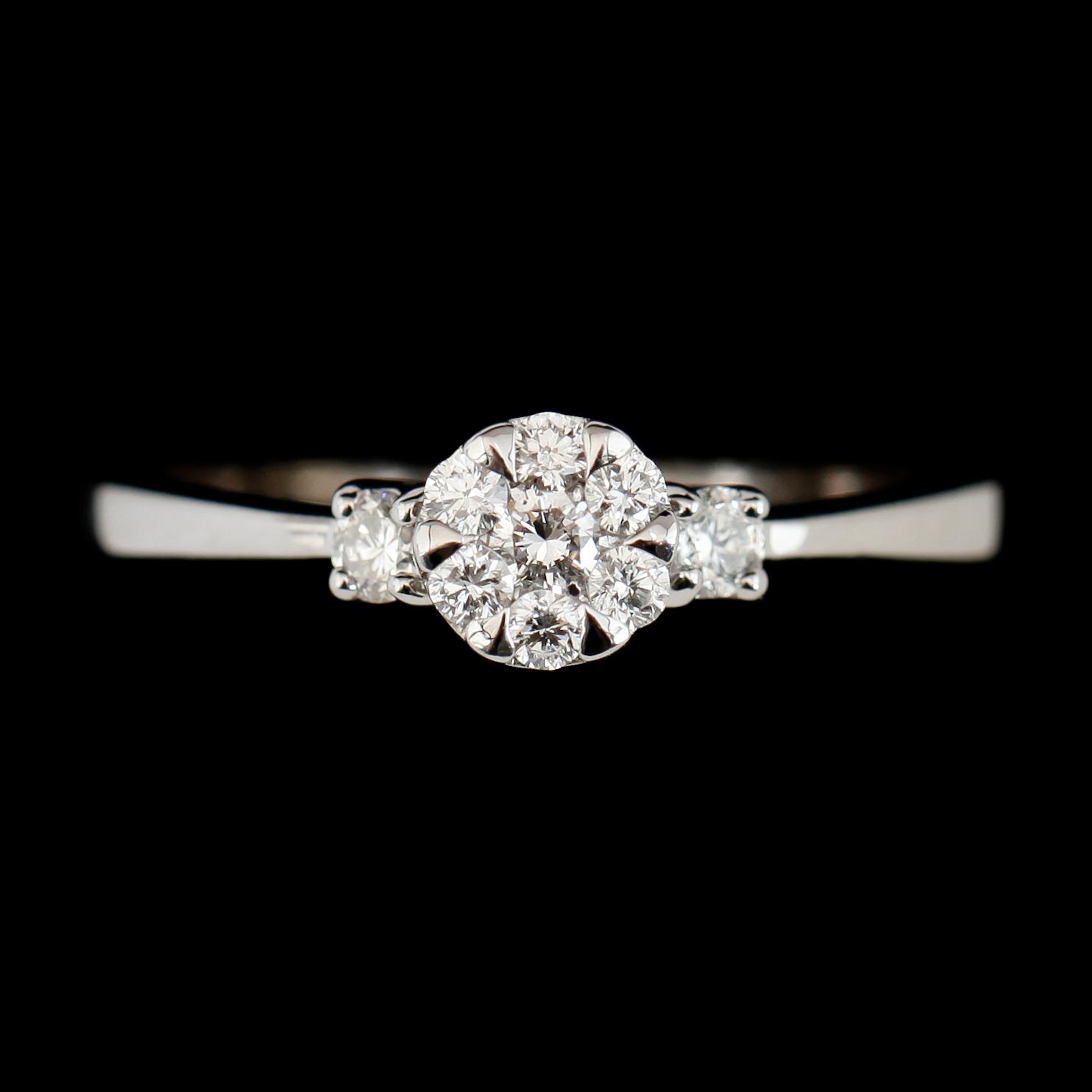 RING, 14K vitguld, briljantslipade diamanter. Vikt ca 3 g.