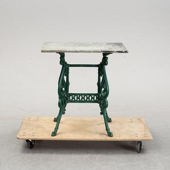 Bord, gjutjärn, sent 1800-tal.