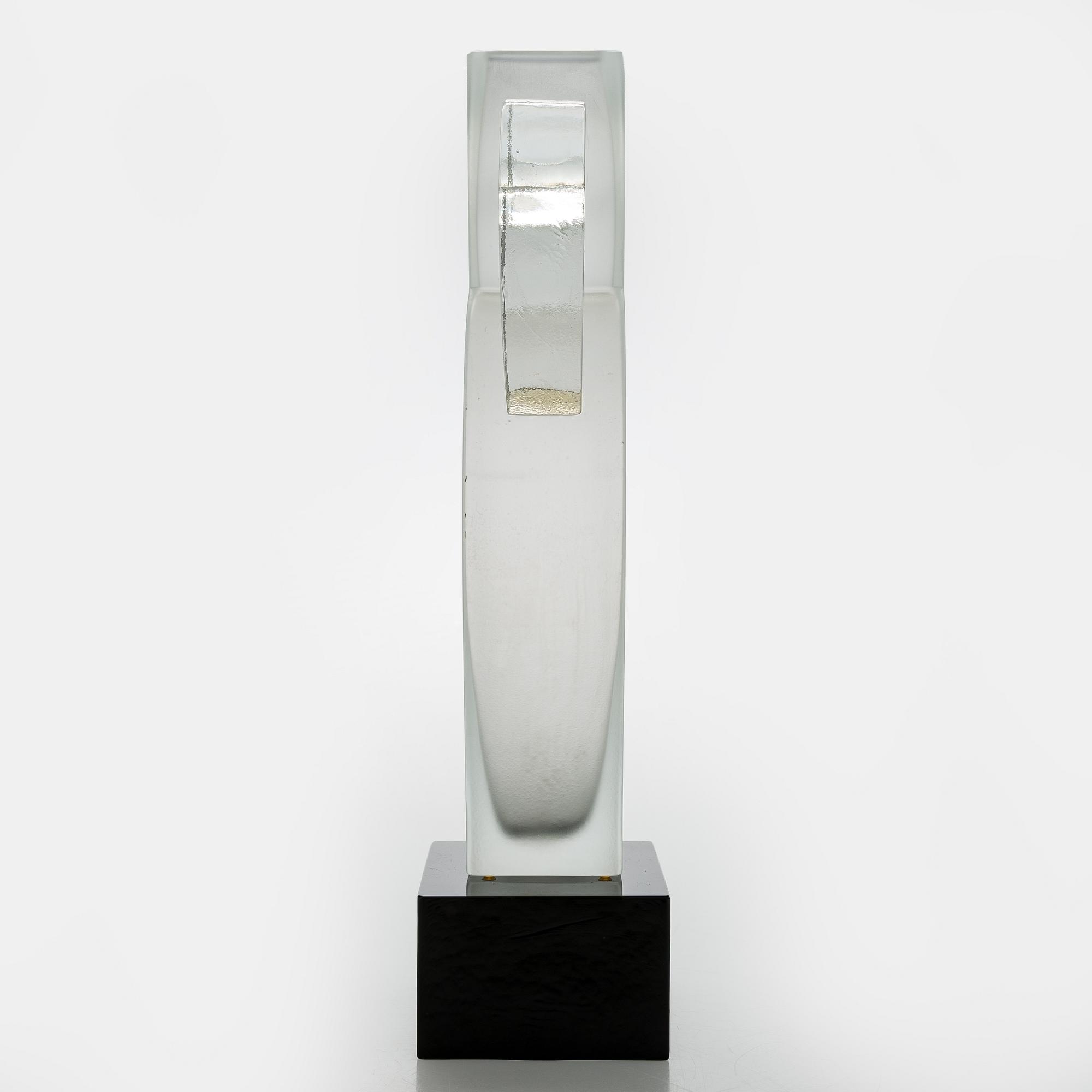 Heikki Orvola, glasskulptur "Maya", signerad Heikki Orvola Nuutajärvi.