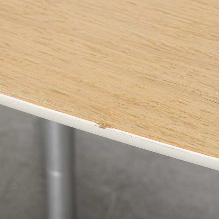 Lievore Altherr Molina, matbord, 'Eolo', Arper.