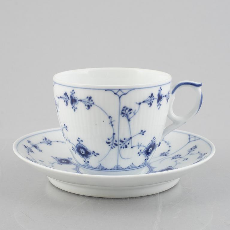 A large 'Blue Fluted Plain' porcelain tea cup with saucer, Royal Copenhagen, model 78, 1893-1900.