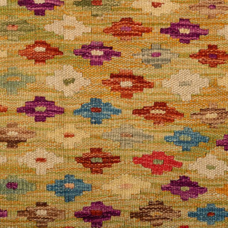 A carpet, Kilim, ca 293 x 196 cm.