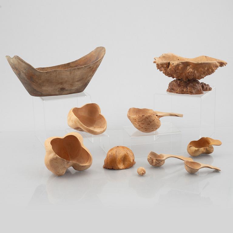 Ten carved burl wood bowls and cups, Sweden, 20th century.