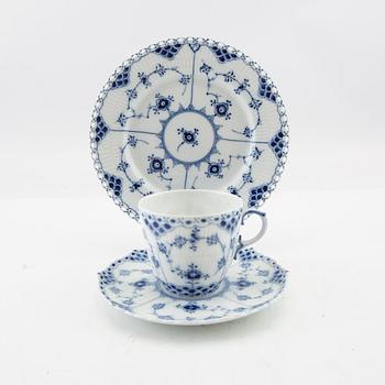 Royal Copenhagen, 15 porcelain service parts 'Musselmalet full lace and half lace', Denmark.