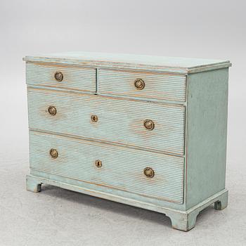 Chest of drawers, early 19th century.