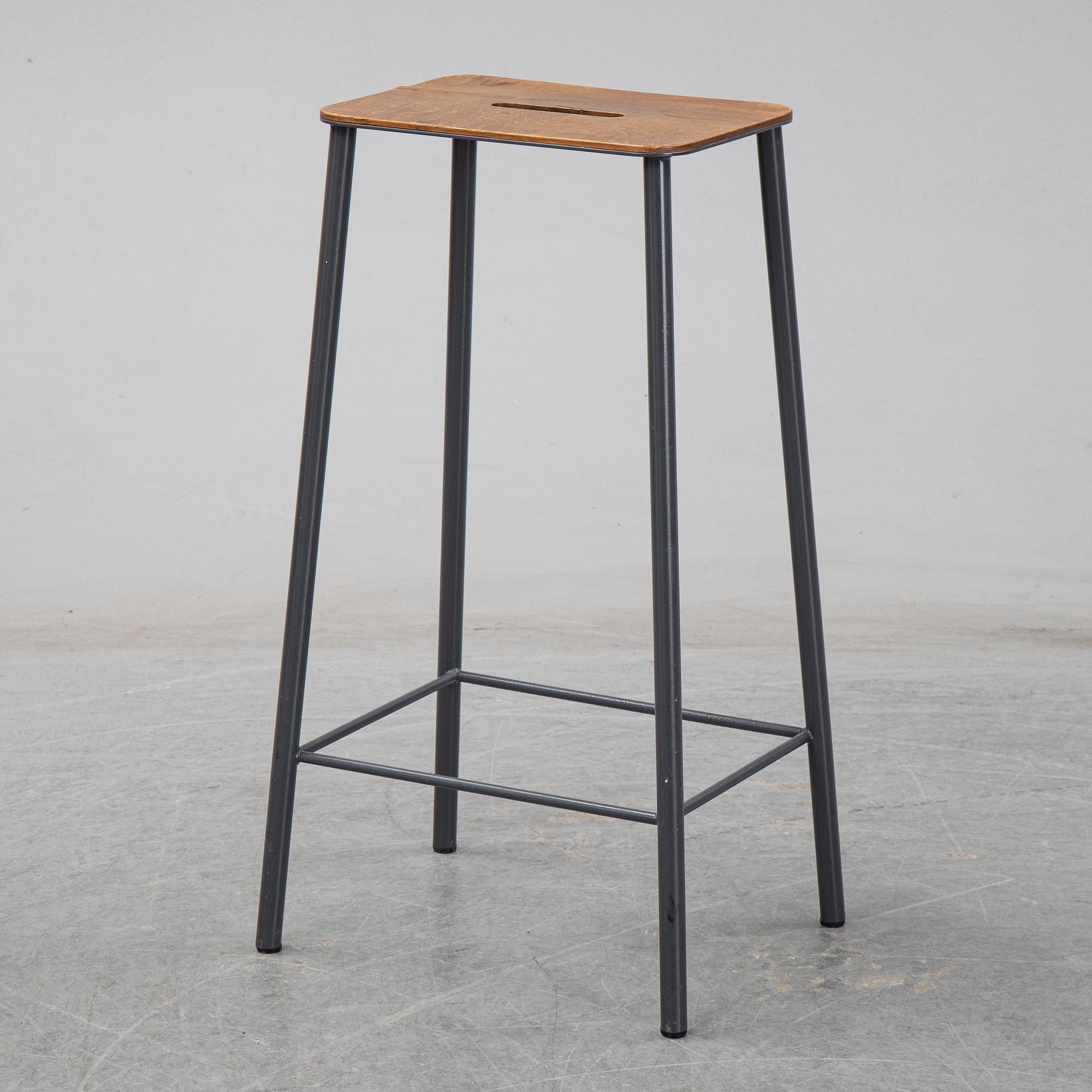 Frama och Toke Lauridsen, "Adam Stool", first edition executed by Toke Lauridsen, Danmark 2012.
