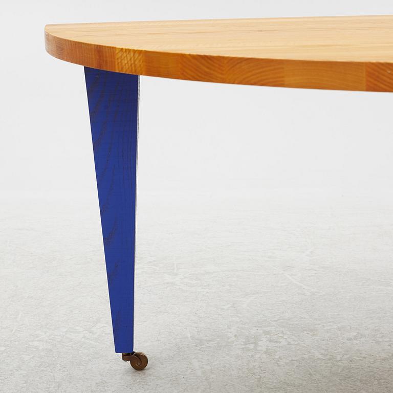 Jonas Bohlin, coffee table, from the "Obelisk" series, Källemo. The model was designed in 1991.