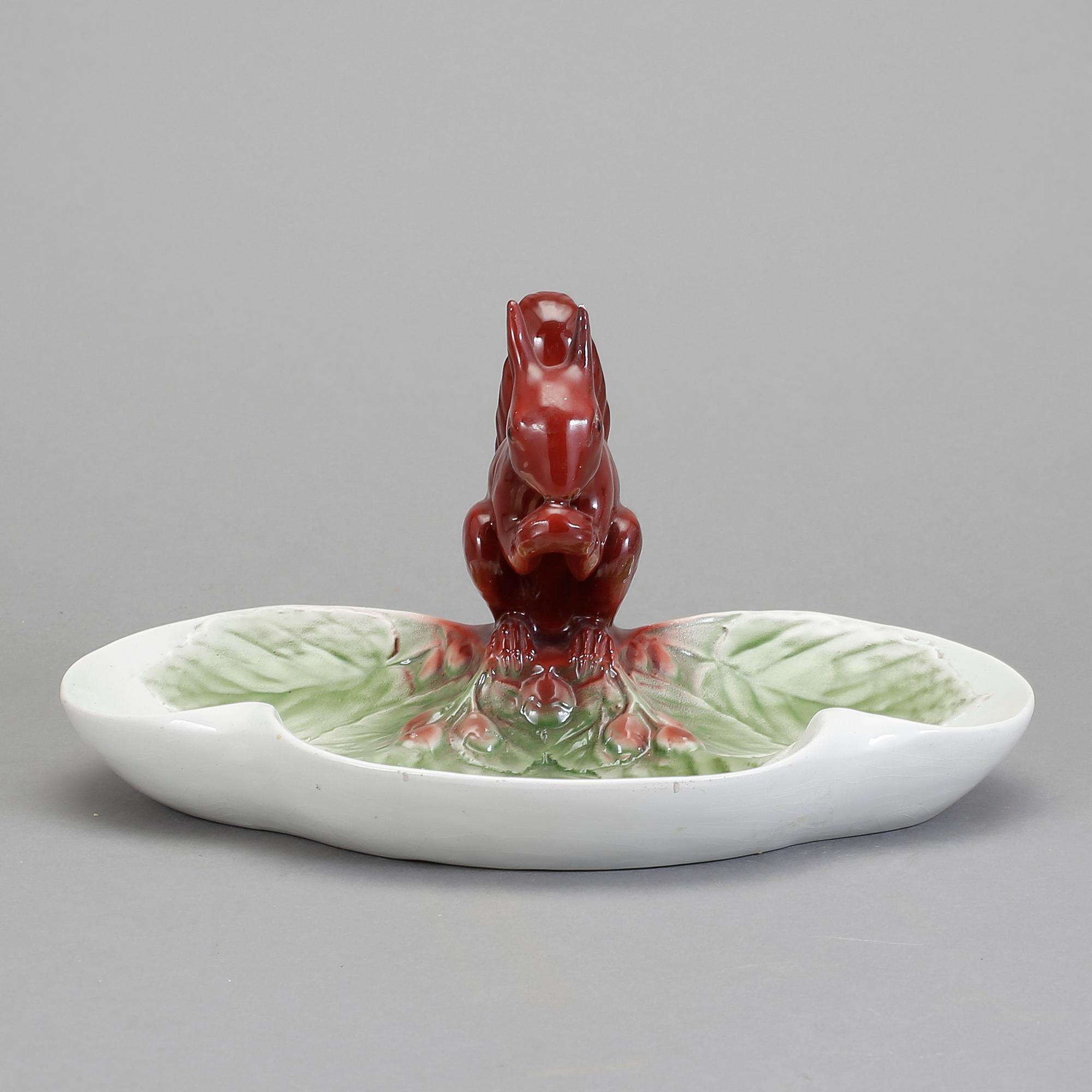 NÖTSKÅL, flintgods. Gustavsberg 1936.