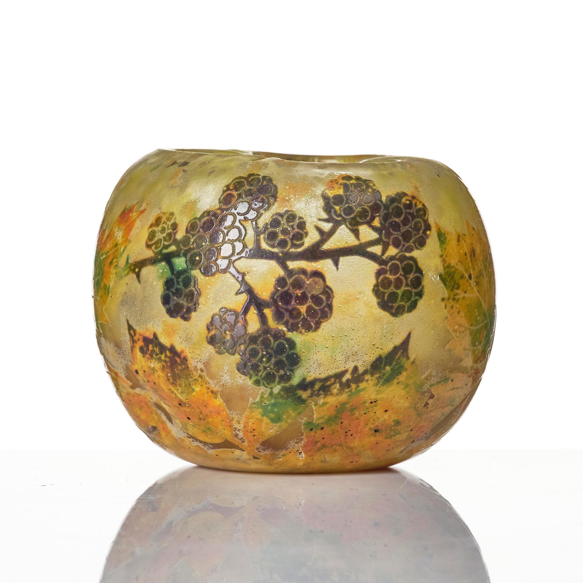 Daum Frères, a set of two Art Nouveau cameo glass vases, Nancy, France.