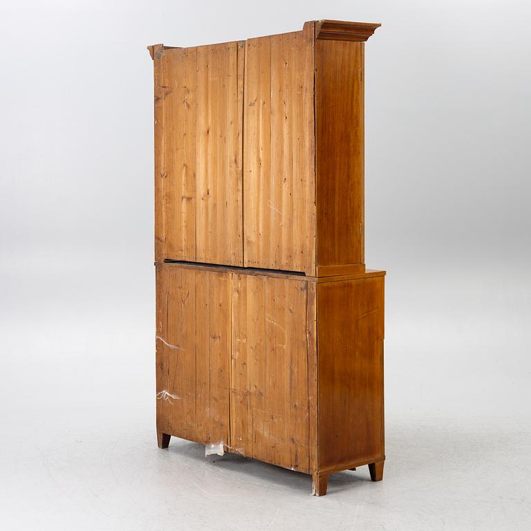 Vitrinskåp, 1800-talets mitt.