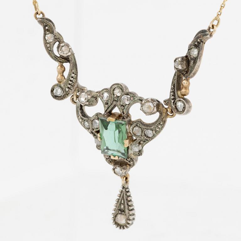 Necklace 18K gold and silver with a green stone and rose-cut diamonds.