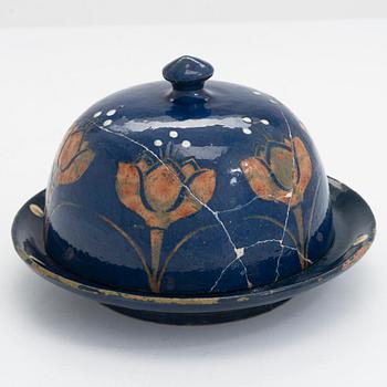 Alfred William Finch, a bowl/base for oil lamp and cheese dome for Iris Finland, around 1900 .