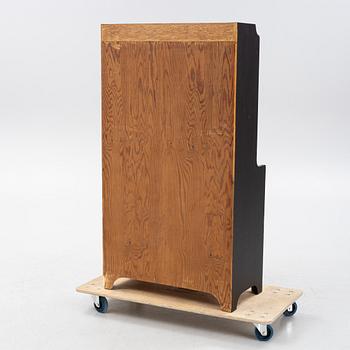 Vitrinskåp, Jugend, 1900-talets början.