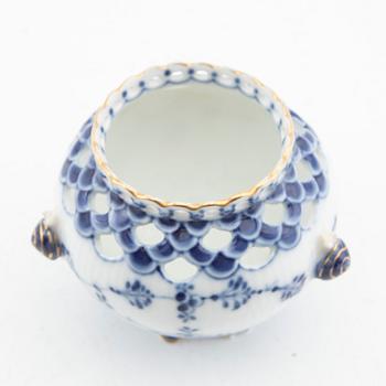 Royal Copenhagen, Skål, porslin, "Musselmalet helblonde", Danmark, 1900-tal.