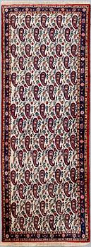 An old/semiantique Bidjar runner ca 309x103 cm.