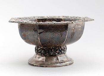 SKÅL, silver, svenska importstämplar, 1900-talets mitt. Vikt ca 873 gram.