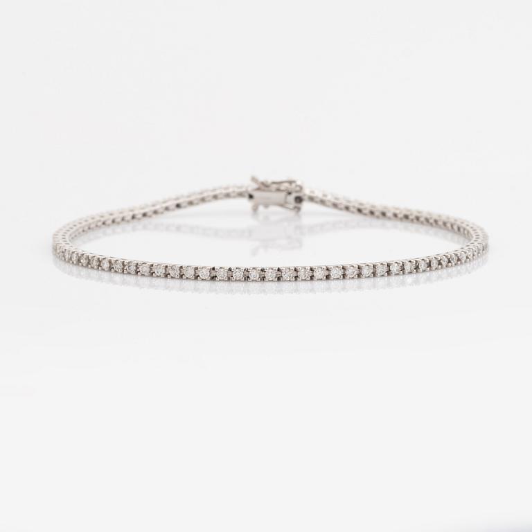 Tennisarmband, med briljantslipade diamanter.