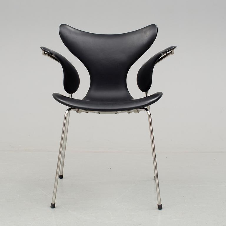 STOL, "Måsen / Mågen", Arne Jacobsen, Fritz Hansen, 2007.