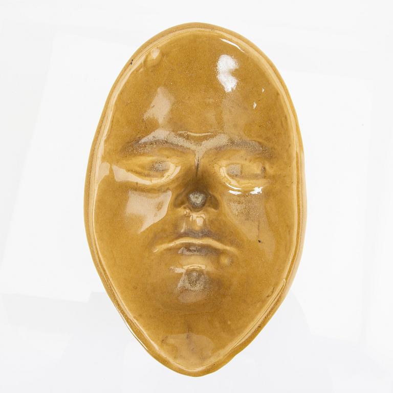 Signe Persson-Melin/Claes Oldenburg, a mask of Claes Oldenburg glased stoneware 1960s.