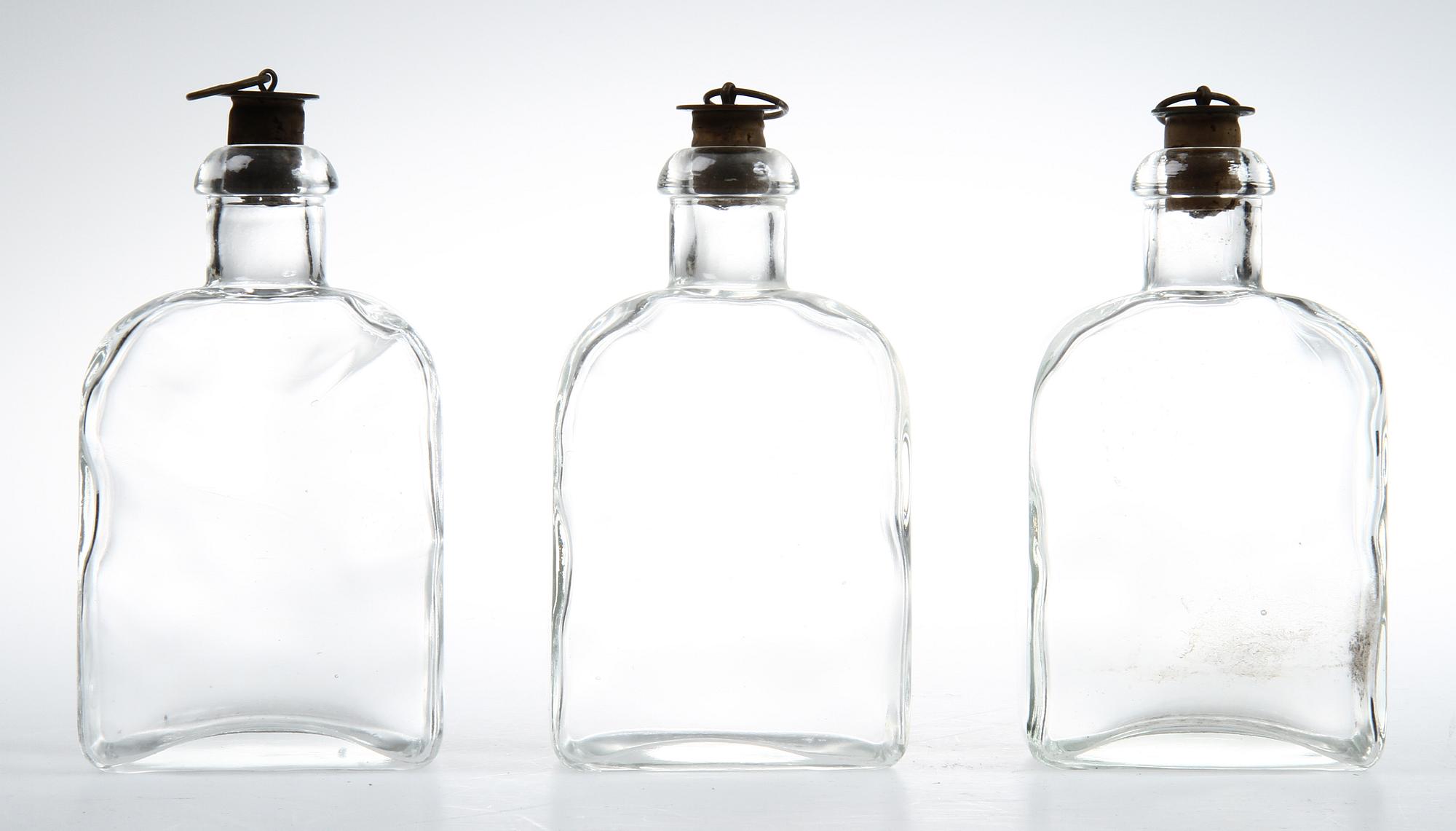 FLASKOR, 3 st, glas, 1800-tal.