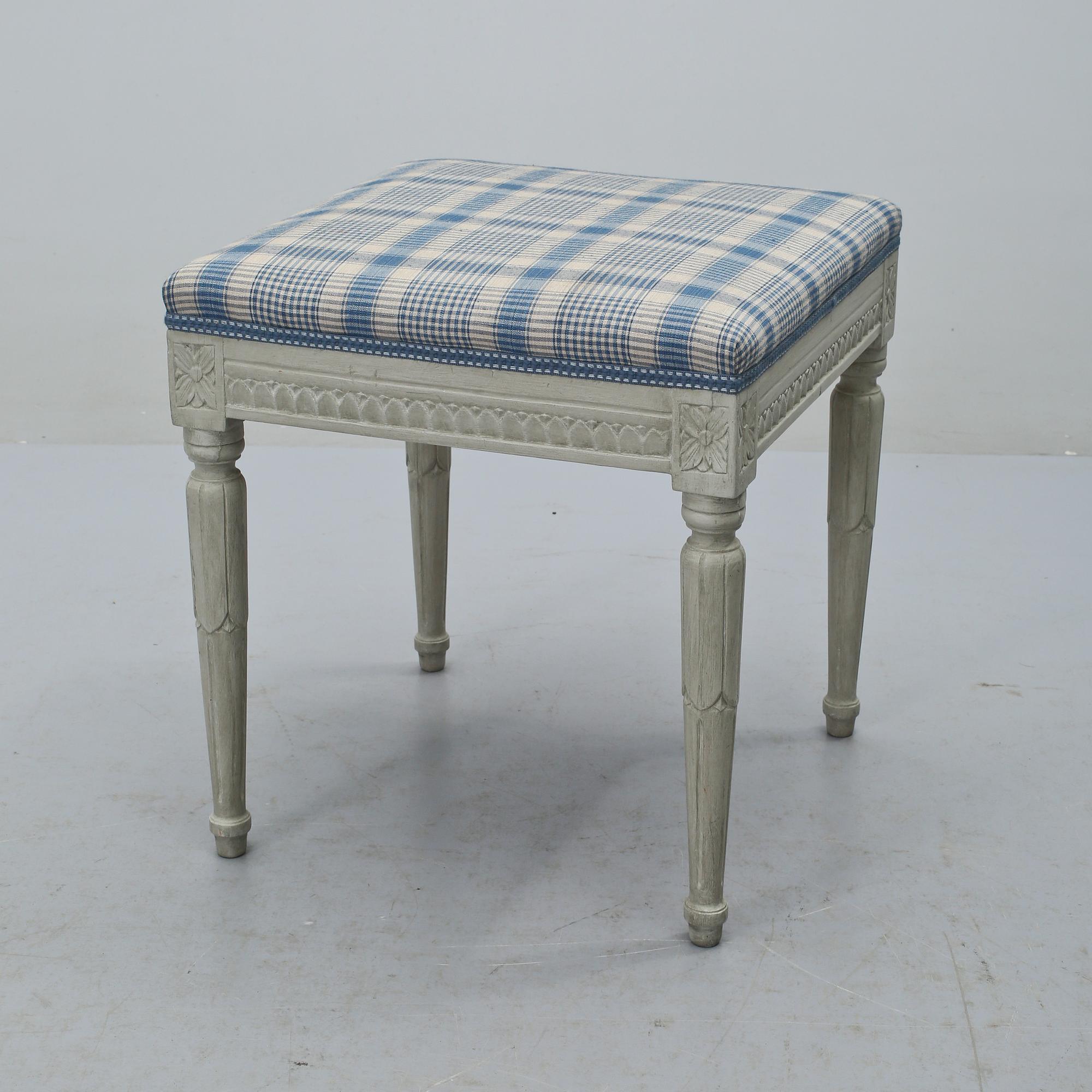 TABURETT, gustaviansk stil, 1900-talets första hälft.
