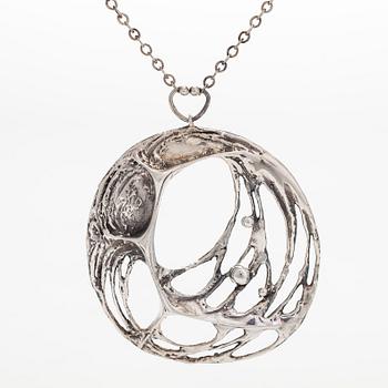 Karl Laine, hängen, "Spider web", 2 st, silver, Åbo 1970-tal.