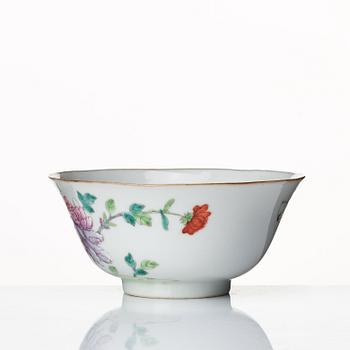 Two Chinese bowls, late Qing dynasty, circa 1900.