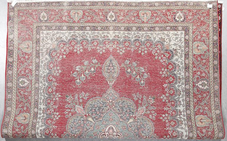 MATTA, möjligen Täbris, ca 391x296 cm.