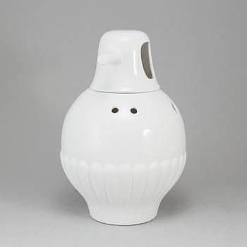 JAMIE HAYON, a ceramic 'Showtime' vase, for BD Barcelona.