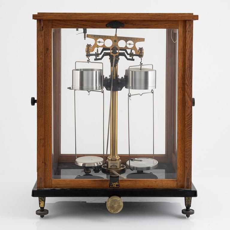 Scale, Sartorius-Werke Göttingen, early 20th Century.