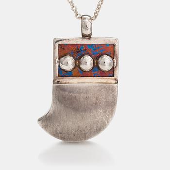 Nanny Still, A sterling silver and titanium necklace. Kultakeskus, Hämeenlinna 1976.