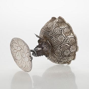 Jalallinen makeismalja, hopeaa, todenn. 1900-luvun puoliväli.