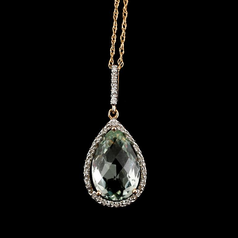 COLLIER, 14 k guld och vitguld, hänge med diamanter och grön droppformad ametist.