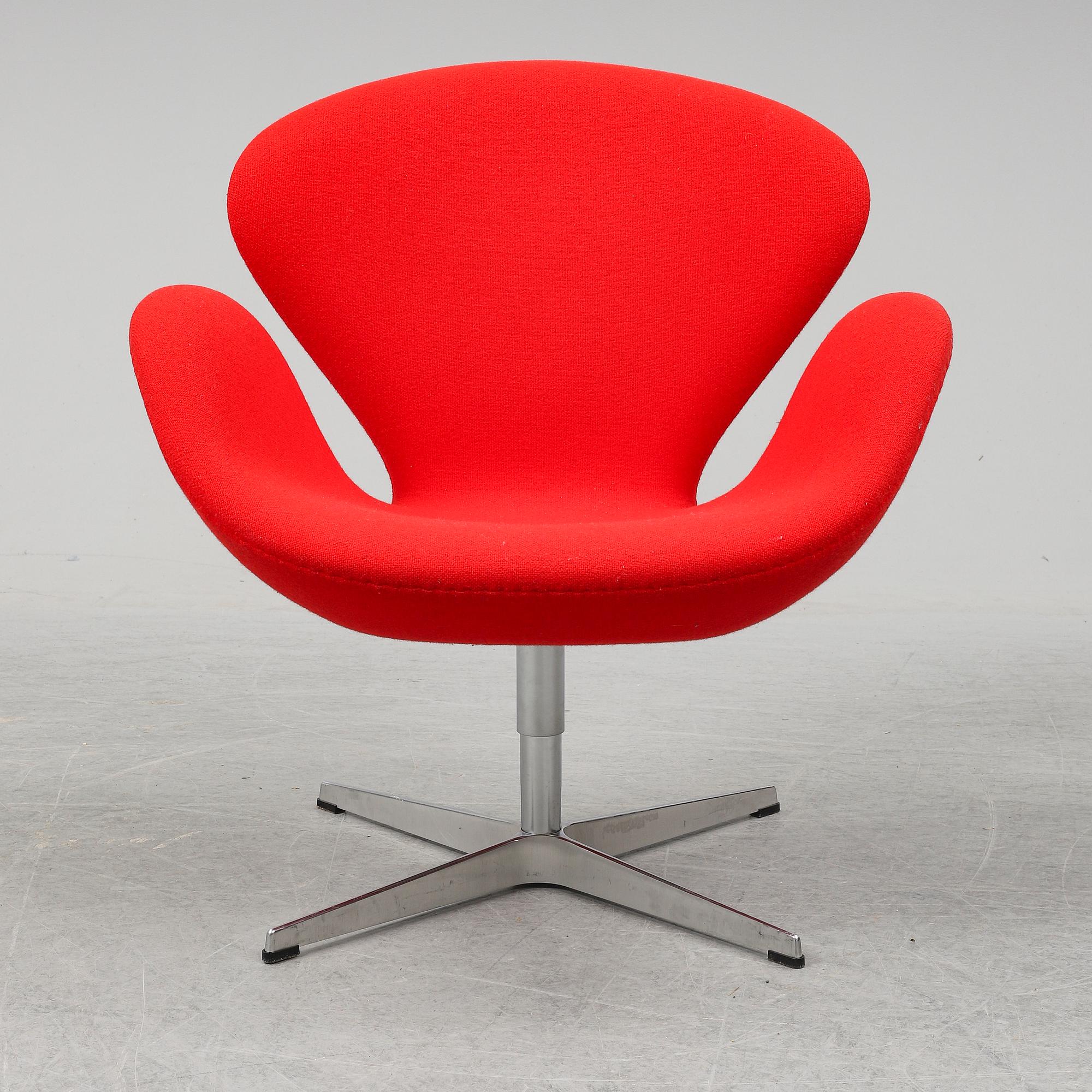 ARNE JACOBSEN, a 'Swan' lounge chair from Fritz Hansen.