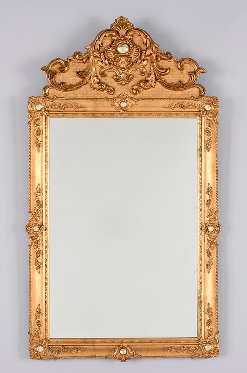 SPEGEL, nyrokoko, etikettmärkt Carl Berg, Hamburg, 1800-talets mitt.